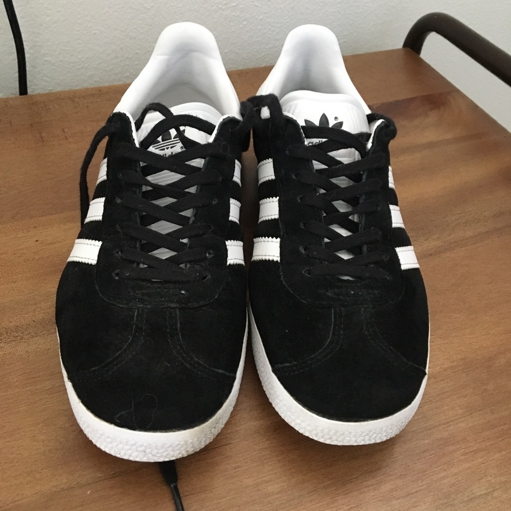 Slightly used adidas gazelle